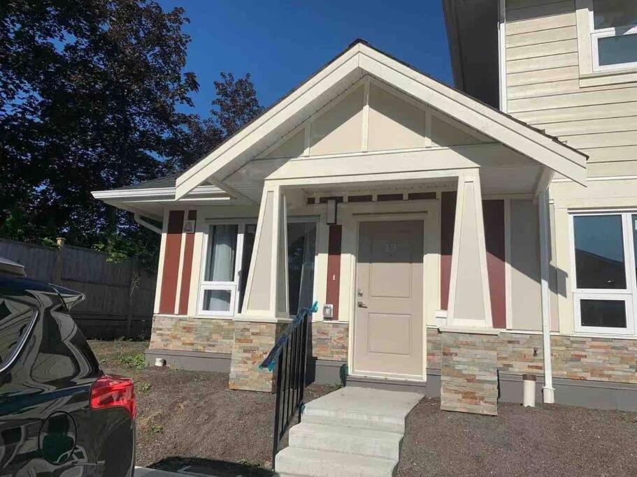 Brand New Constructed 1-Bedroom Townhouse Duncan Exterior photo